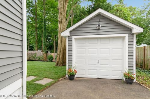 30 Brown Pl, Tinton Falls, NJ 07701-2207