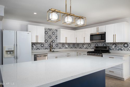 3767 Captain Dreyfus Ave, Phoenix AZ 85032-6672 exterior