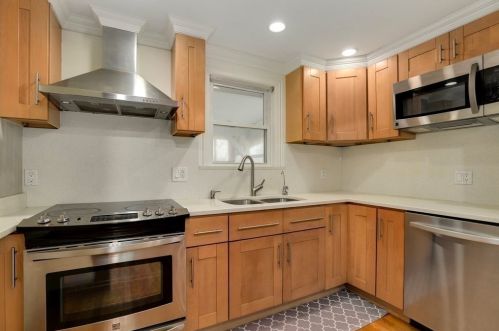 922 Furnace Brk Pkwy, Quincy MA 02169-2304 exterior