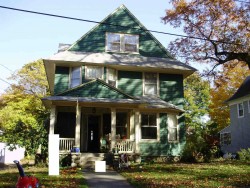 18 Bowdoin St, Newton, MA 02461-1414