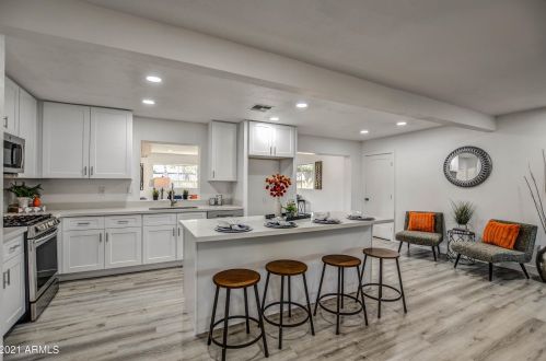 116 El Camino Dr, Phoenix AZ 85051-9123 exterior