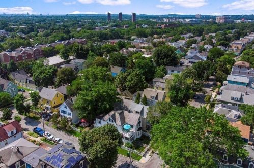 41 Teel St, Arlington, MA 02474-5512