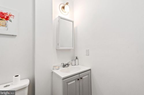 681 Washington Ave, West Deptford NJ  08096-3544 exterior