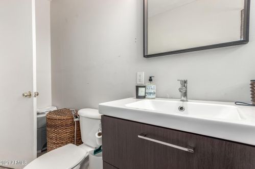 1917 Clarendon Ave, Phoenix AZ 85033-4023 exterior