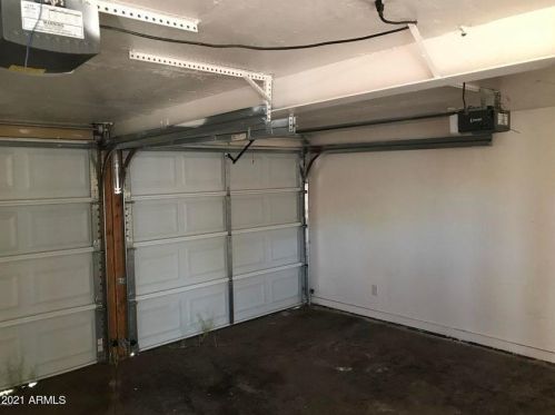 3401 Country Gables Dr, Phoenix AZ  85053-4756 exterior