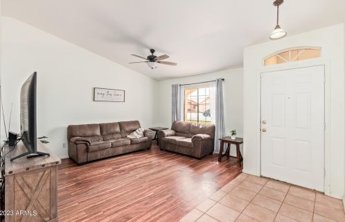 8520 Cambridge Ave, Phoenix, AZ 85037-3538