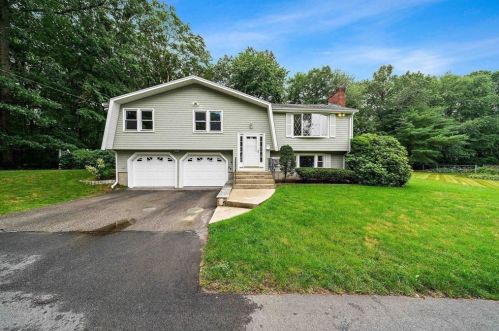 20 Old Colony Dr, Weymouth, MA 02188-1902