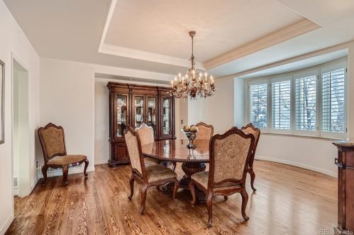 27 Glenmoor Dr, Englewood CO 80113-7115 exterior