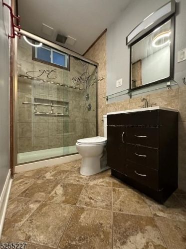 264 Davis Ave, Kearny NJ 07032-3402 exterior