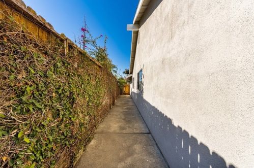 14732 Sweetan St, Irvine CA 92604-2425 exterior