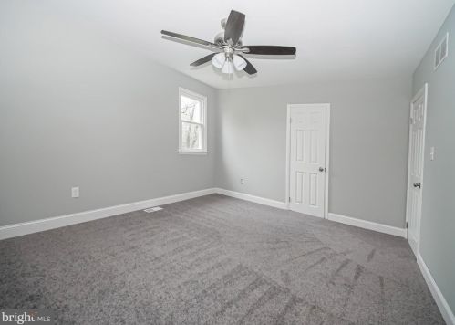 145 Crown Point Rd, West Deptford NJ  08093-1131 exterior