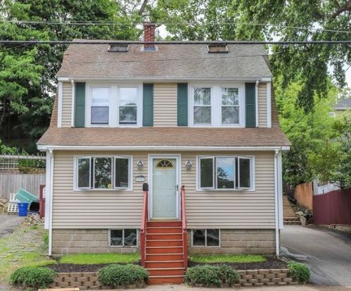 292 Lynn St, Peabody, MA 01960-6533
