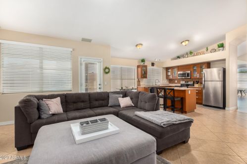 4342 Abraham Ln, Phoenix AZ  85050-6895 exterior