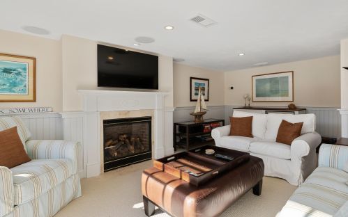 230 Skyline Dr, Chatham MA 02633-1720 exterior