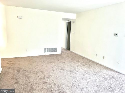 716 Winding Way, West Deptford NJ  08093-2219 exterior