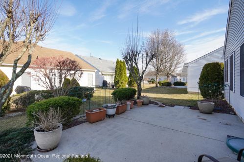 11 Manchester Ct, Jackson Twp NJ 08527-3972 exterior