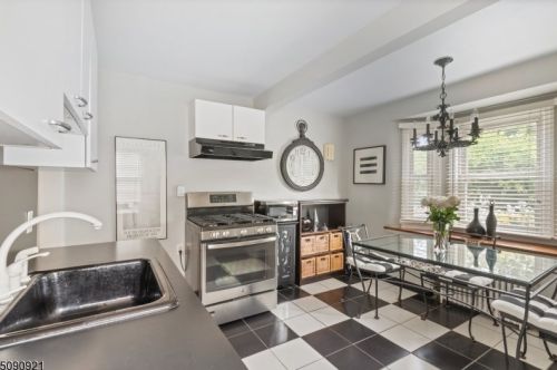 37 Dawson St, Belleville NJ 07109-1709 exterior