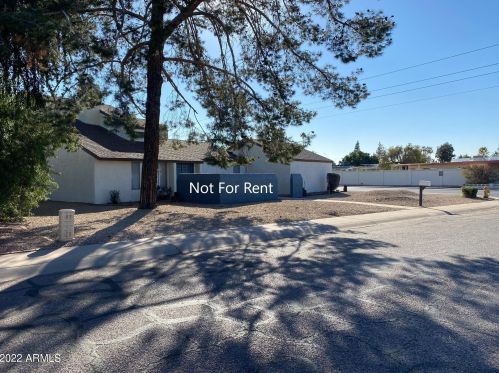 3043 Clinton St, Phoenix, AZ 85029-4231