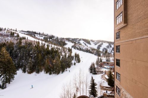 2300 Deer Valley Dr, Park City UT 84060 exterior