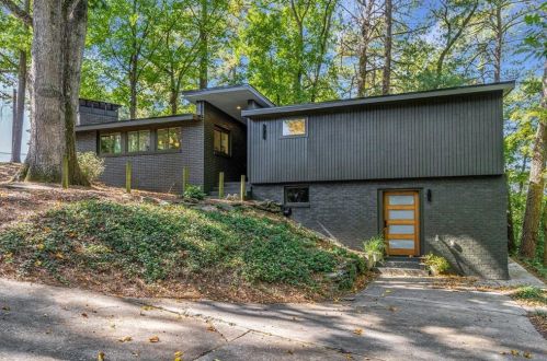 1506 Brook Valley Ln, Atlanta GA  30324-3212 exterior