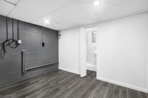 20 Loomis Ave, Wantage NJ  07461-2214 exterior