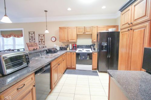 42 Helen Ln, Stockbridge GA 30281-6040 exterior