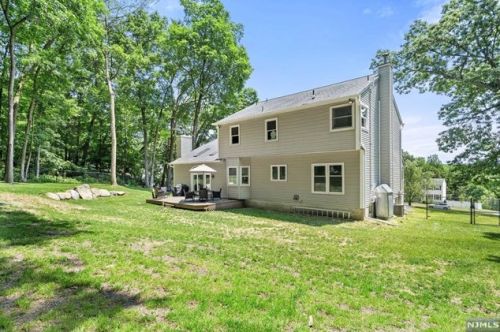 20 Southfield Dr, Wantage NJ  07461-3036 exterior