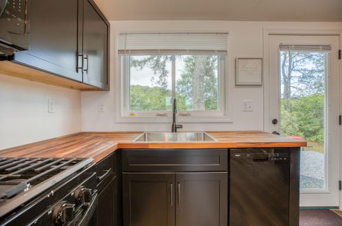 280 Great Pond Rd, Eastham MA  02642-2402 exterior