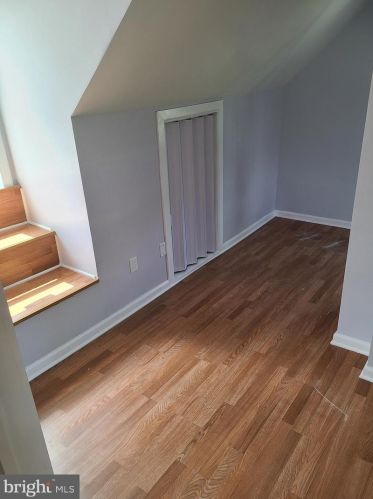 75 Barber Ave, West Deptford NJ 08096-2832 exterior