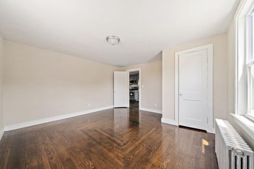 210 Hart St, Taunton MA  02780-6945 exterior