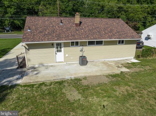 1485 Delsea Dr, West Deptford NJ  08096-4145 exterior