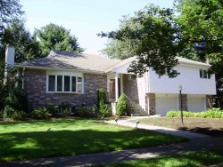 33 Farina Rd, Newton, MA 02459-2833