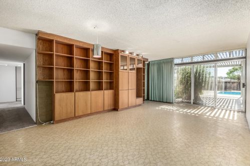 4400 15th Ave, Phoenix AZ 85015-4755 exterior