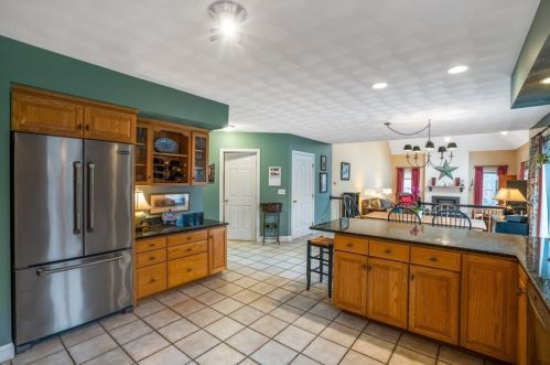 1 Belmont Ln, North Reading MA 01864-2329 exterior