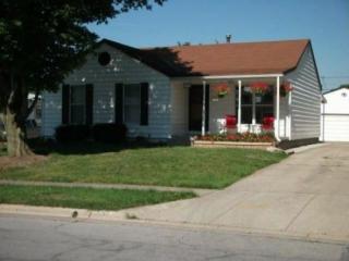 1061 Harwood Dr, Columbus OH  43228-3512 exterior