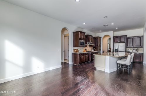 2923 Constance Way, Phoenix AZ 85042-7224 exterior