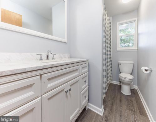 247 King St, West Deptford NJ 08096-2229 exterior