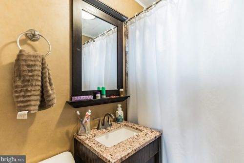 152 Spruce Ave, West Deptford NJ 08093-1118 exterior