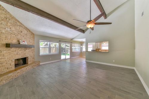 1104 Heron Dr, Taylor Lake Village TX  77586-2516 exterior