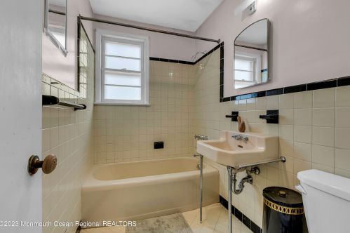 267 Rumson Rd, Little Silver NJ 07739-1657 exterior