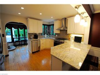 2320 Lalemant Rd, Cleveland OH  44118-4504 exterior