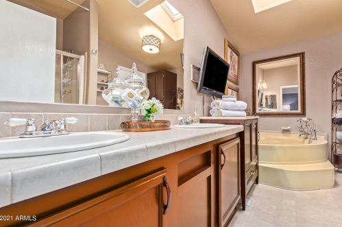 42010 3 St, Phoenix AZ 85086-7300 exterior