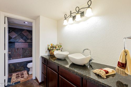 125 Beck Ln, Phoenix AZ 85032-4293 exterior