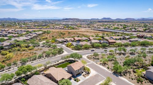 1735 Desperado Way, Phoenix AZ  85085-6329 exterior