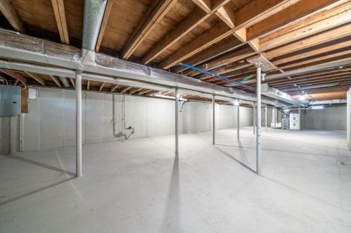 39 Sunset Dr, Seekonk MA 02771-4511 exterior