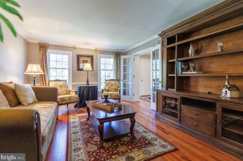 33 Winthrop Rd, Trenton NJ 08648-1557 exterior