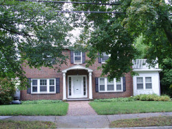 897 Chestnut St, Newton, MA 02468-2334
