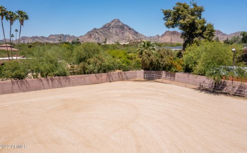 2020 Bethany Home Rd, Phoenix AZ 85014-2434 exterior