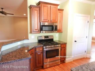 1543 Haddon Dr, Birmingham AL  35226-6297 exterior