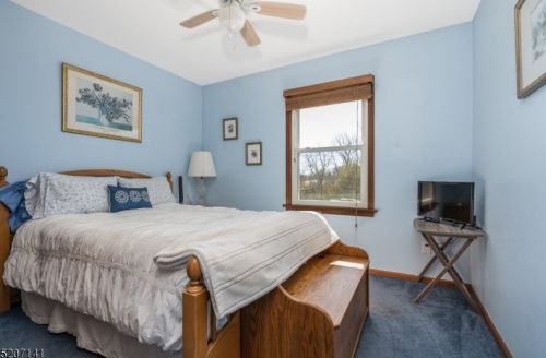 370 Shire Rd, Milford NJ  08848-1720 exterior